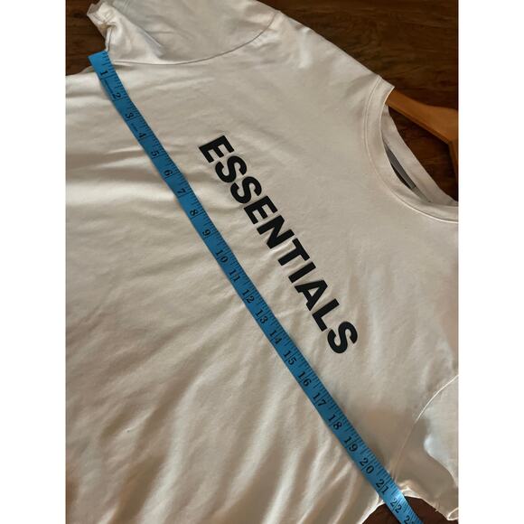Essentials FEAR of GOD Oversize T-Shirt Buttercream Color w Black Size XS Tee - Picture 5 of 6